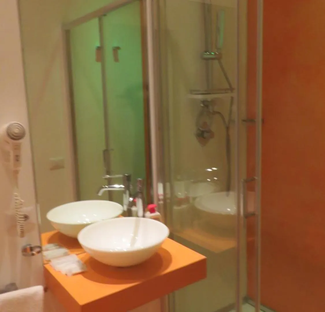 Sweet Home Inn Roma Konukevi